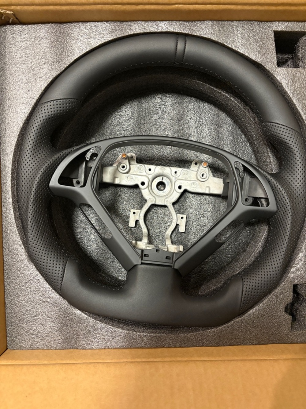 Black Perforated Leather Steering Wheel for Infiniti G37